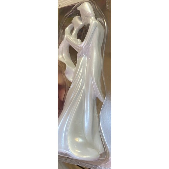 Wilton Cake Topper 6.25"- First Kiss Wedding Shimmer White  NIB Bride Groom - Picture 13 of 16